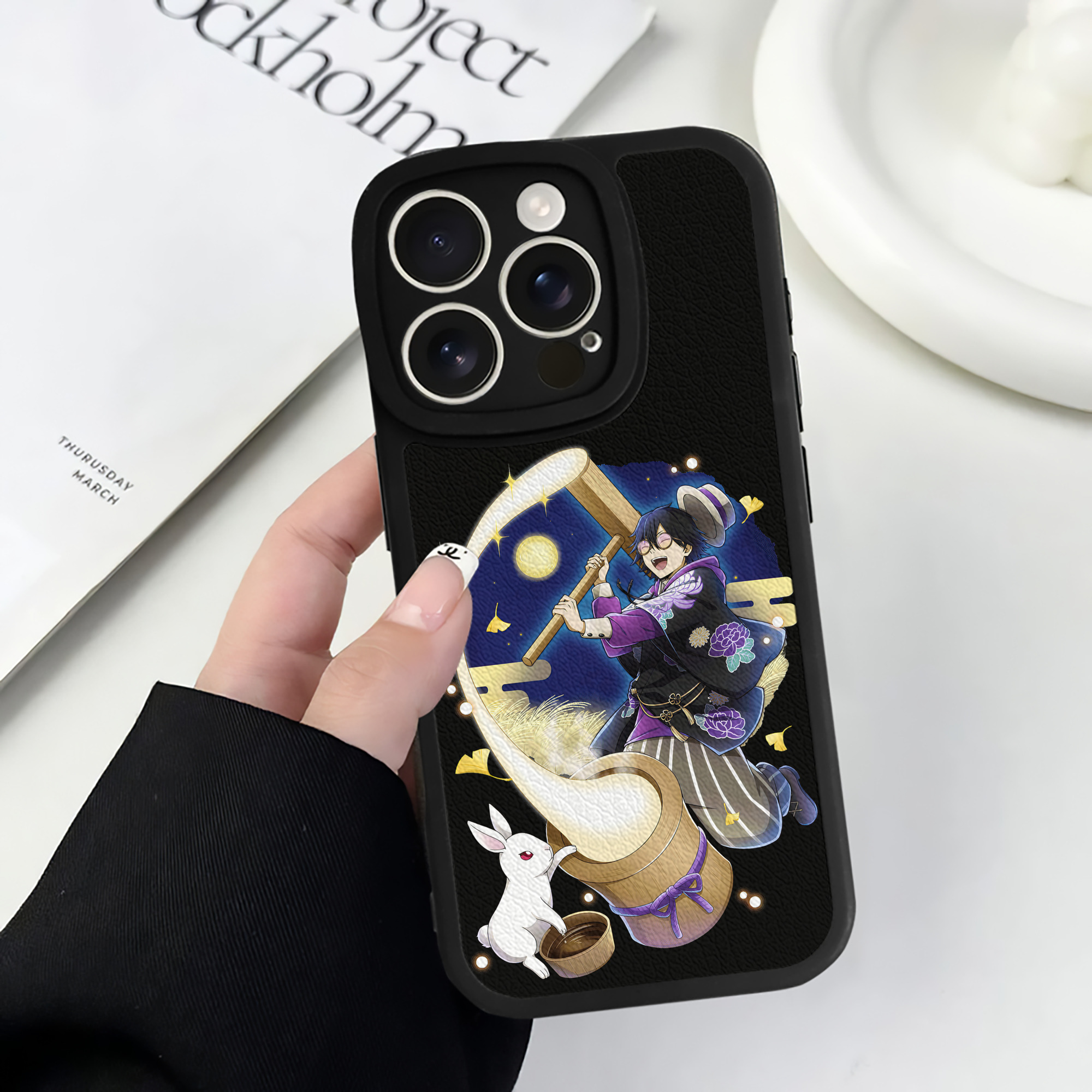 （画像用） 文豪ストレイドッグス Bungo Stray Dogs 【iPhone 16シリーズ対応】シリコンスマホケース（レザー調） 材質：シリコン